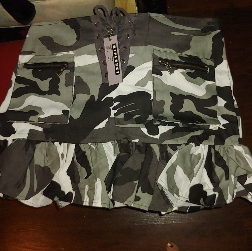 Camouflage mini skirt
